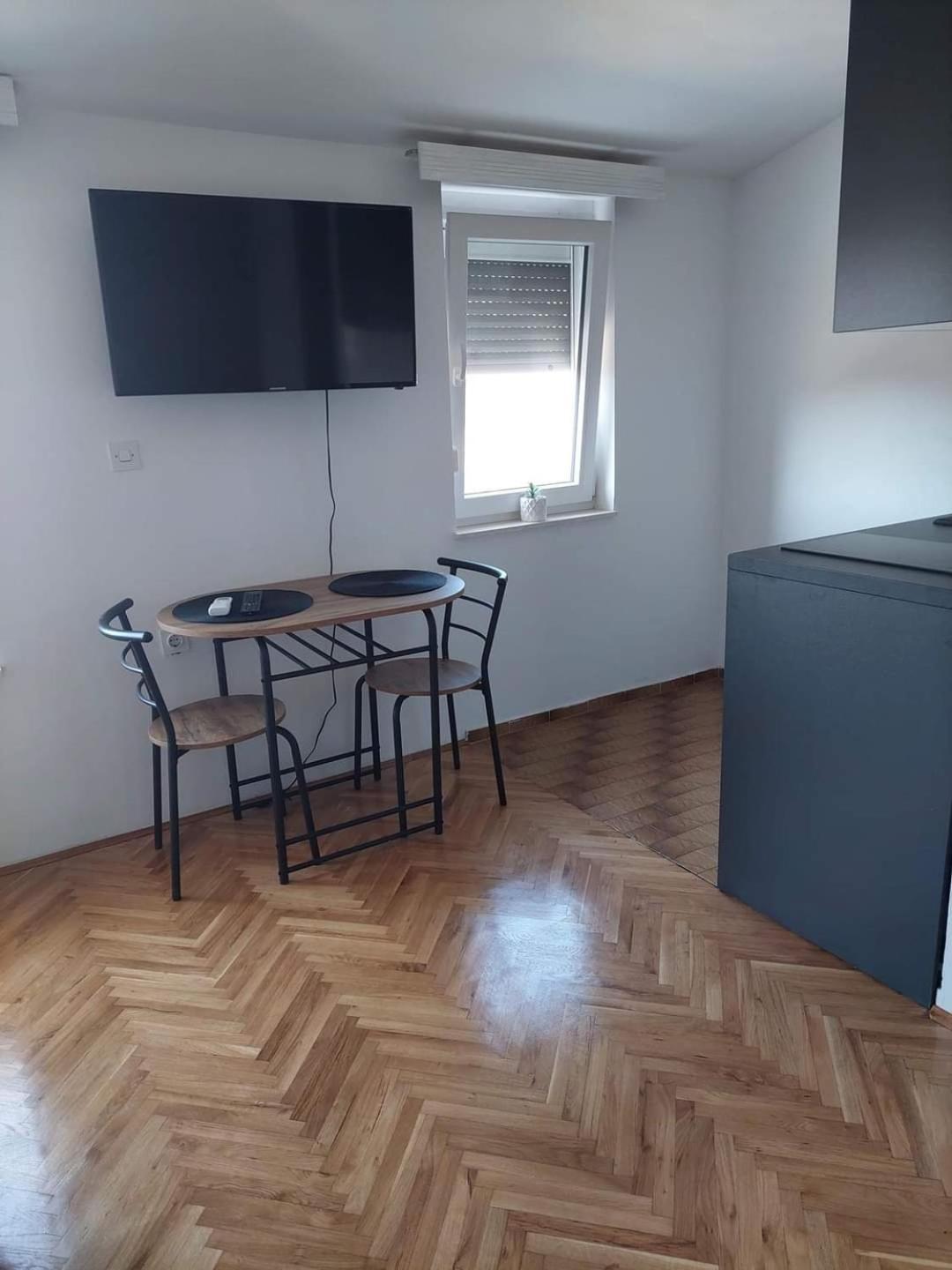 Apartmani Suhi Brod Medulin Eksteriør bilde