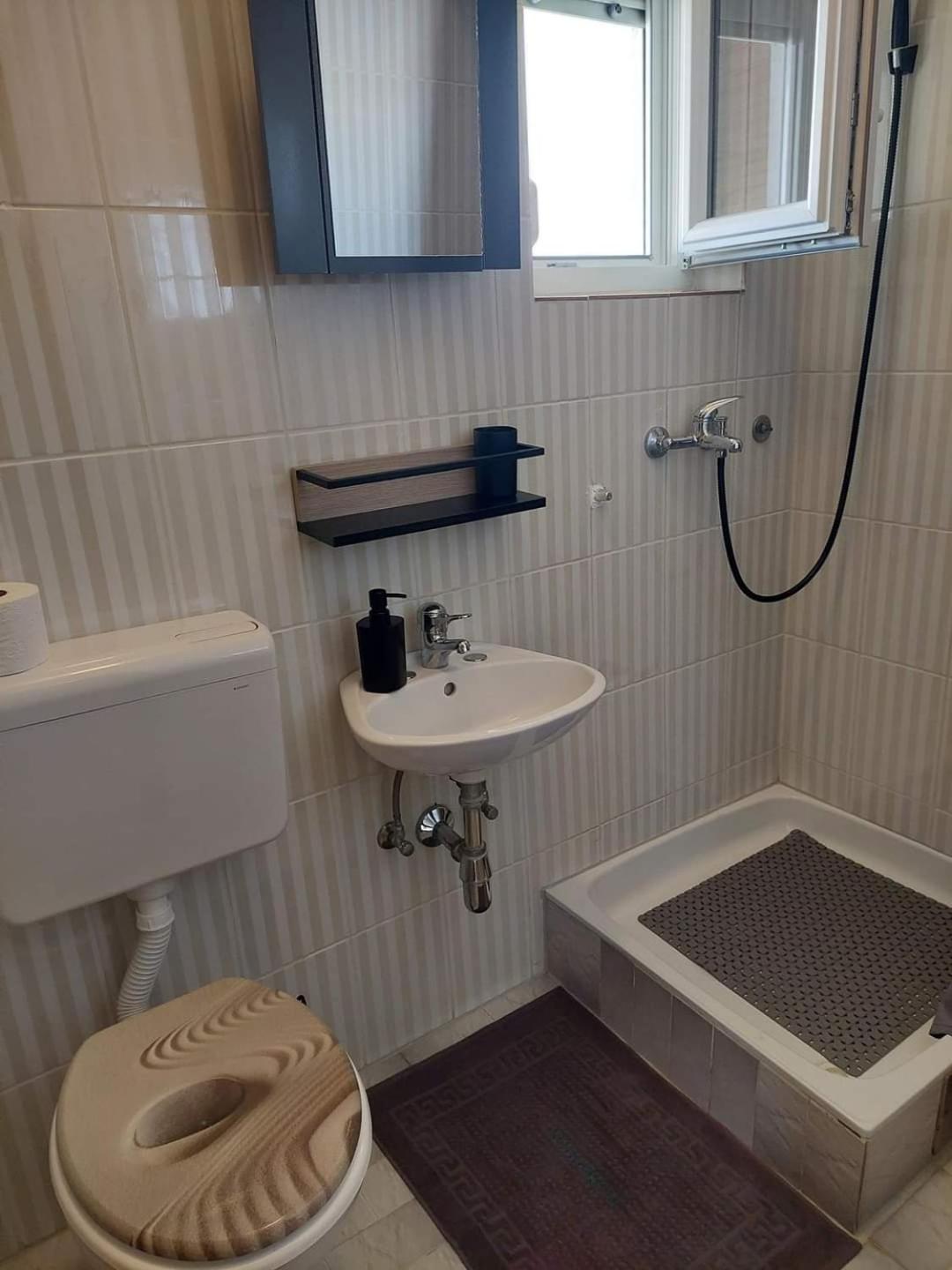 Apartmani Suhi Brod Medulin Eksteriør bilde