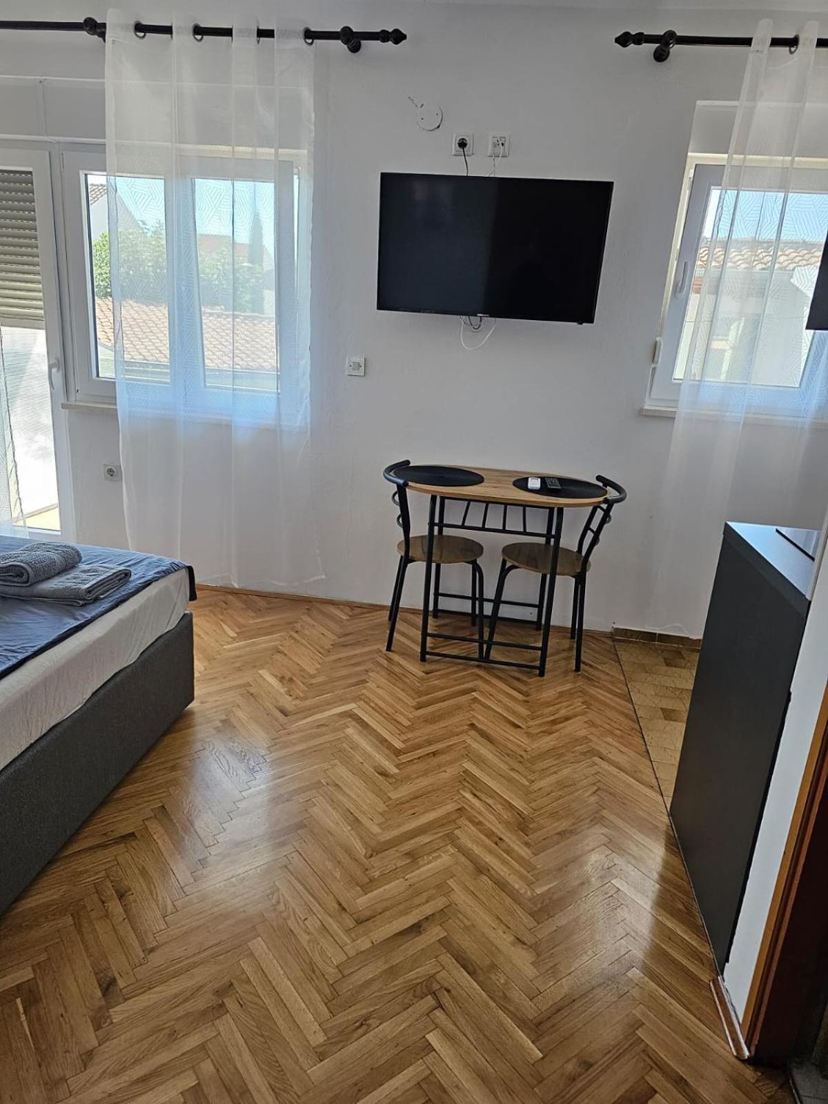 Apartmani Suhi Brod Medulin Eksteriør bilde